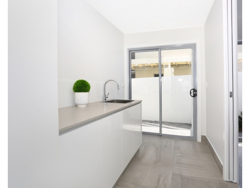 6019B Vista Drive, Benowa QLD 4217