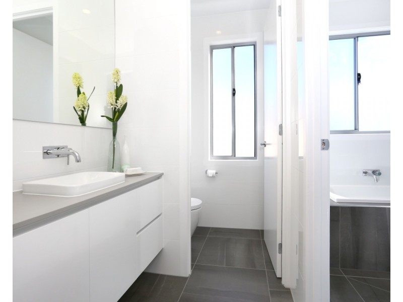 6019B Vista Drive, Benowa QLD 4217