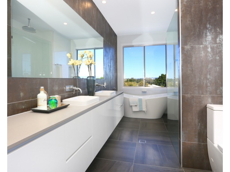 6019B Vista Drive, Benowa QLD 4217