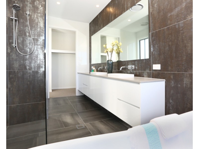 6019B Vista Drive, Benowa QLD 4217