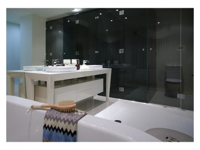 10010 THE BOULEVARDE, Benowa QLD 4217