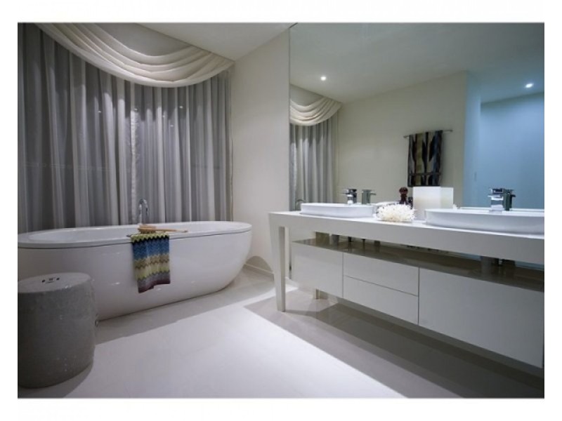 10010 THE BOULEVARDE, Benowa QLD 4217