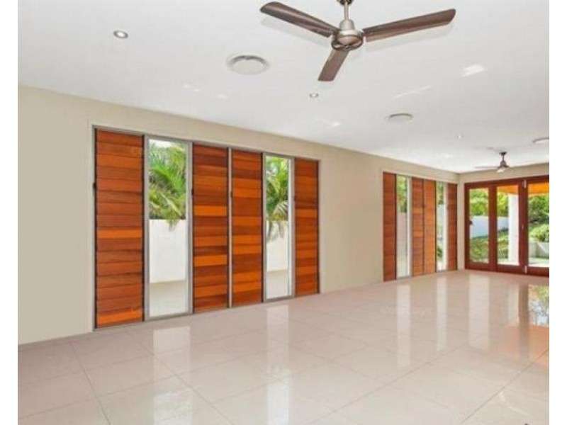 8007B Vista Drive, Benowa QLD 4217