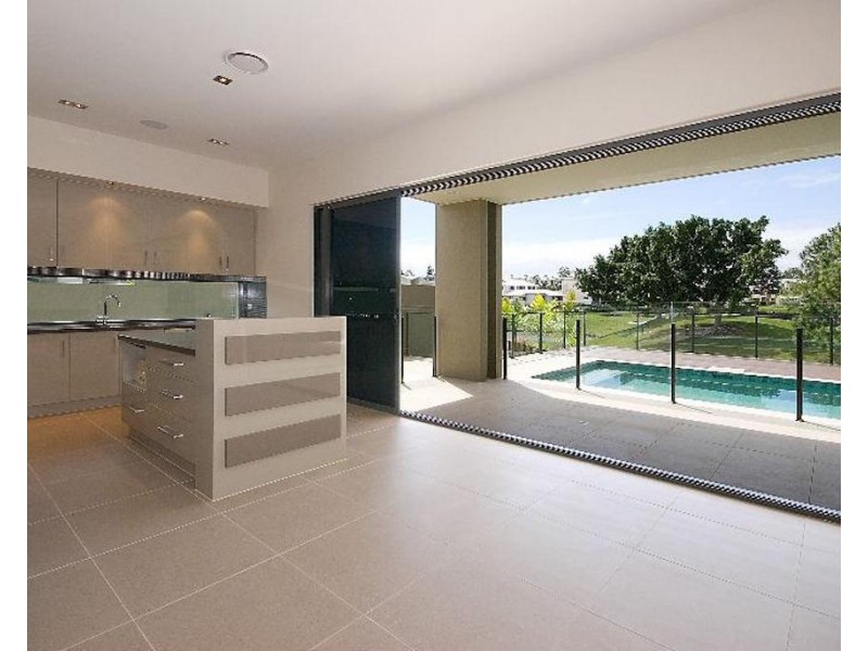 3003 THE BOULEVARDE, Benowa QLD 4217