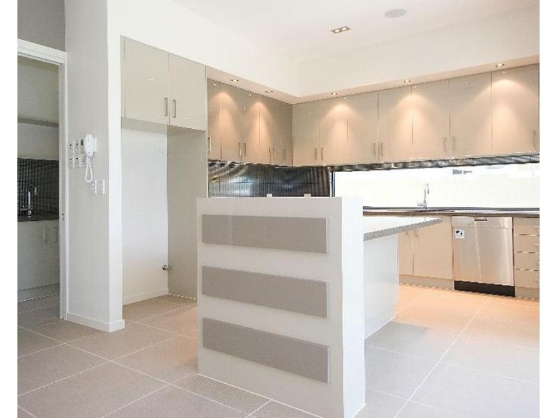 3003 THE BOULEVARDE, Benowa QLD 4217