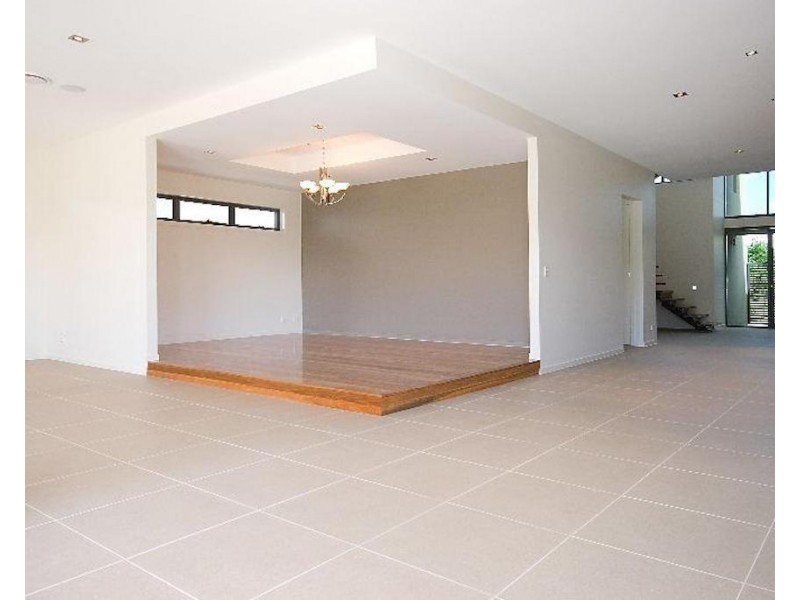 3003 THE BOULEVARDE, Benowa QLD 4217