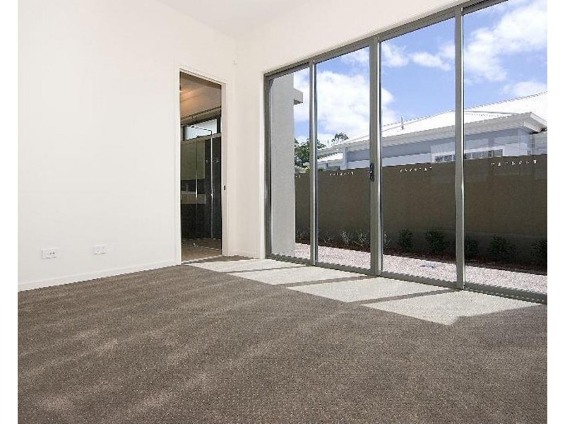 3003 THE BOULEVARDE, Benowa QLD 4217