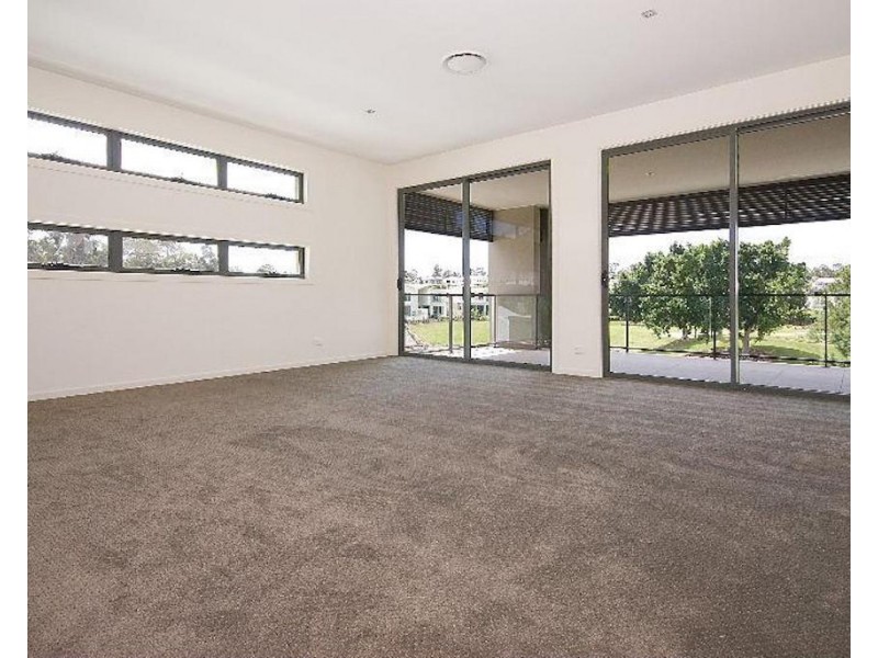 3003 THE BOULEVARDE, Benowa QLD 4217