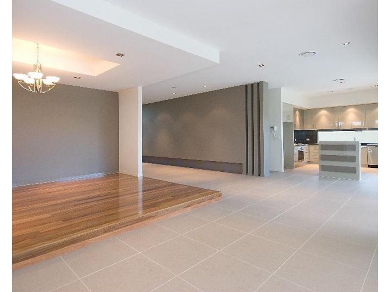3003 THE BOULEVARDE, Benowa QLD 4217