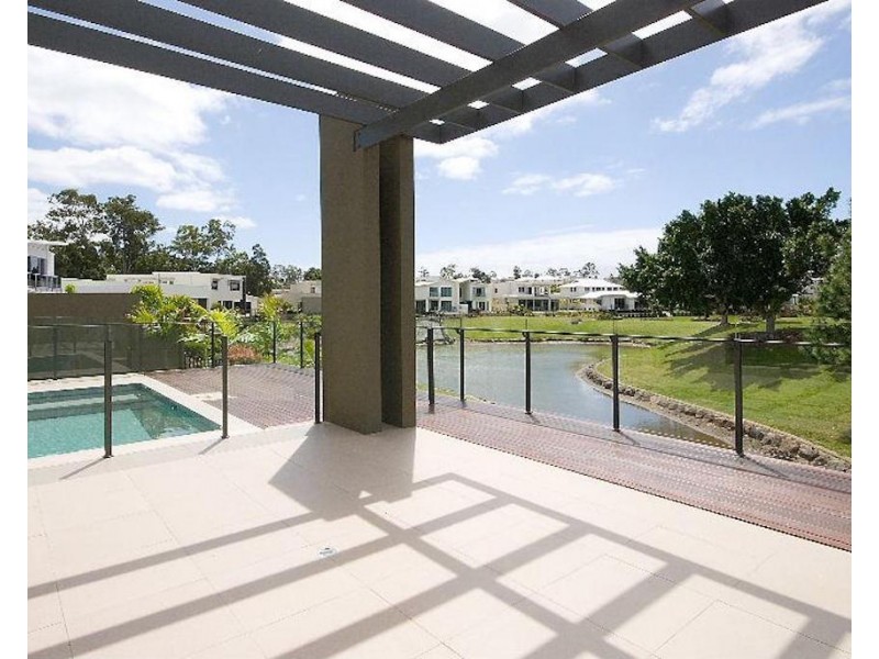 3003 THE BOULEVARDE, Benowa QLD 4217