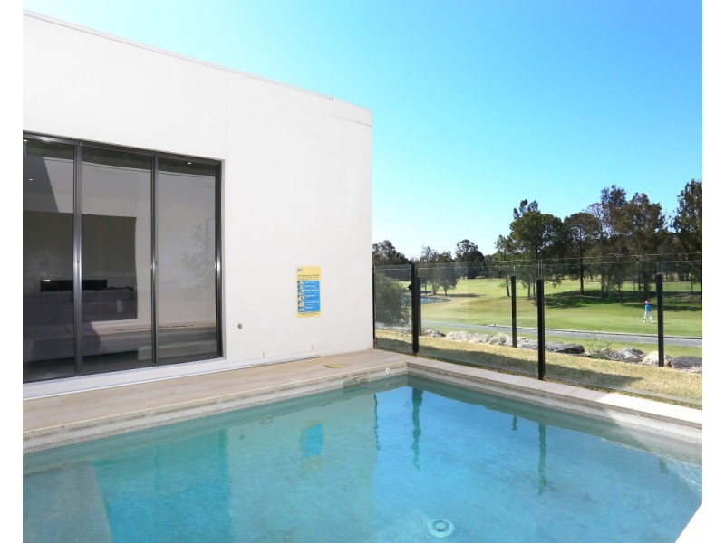 2 THE BOULEVARDE, Benowa QLD 4217