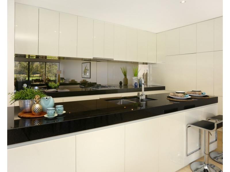 2 THE BOULEVARDE, Benowa QLD 4217