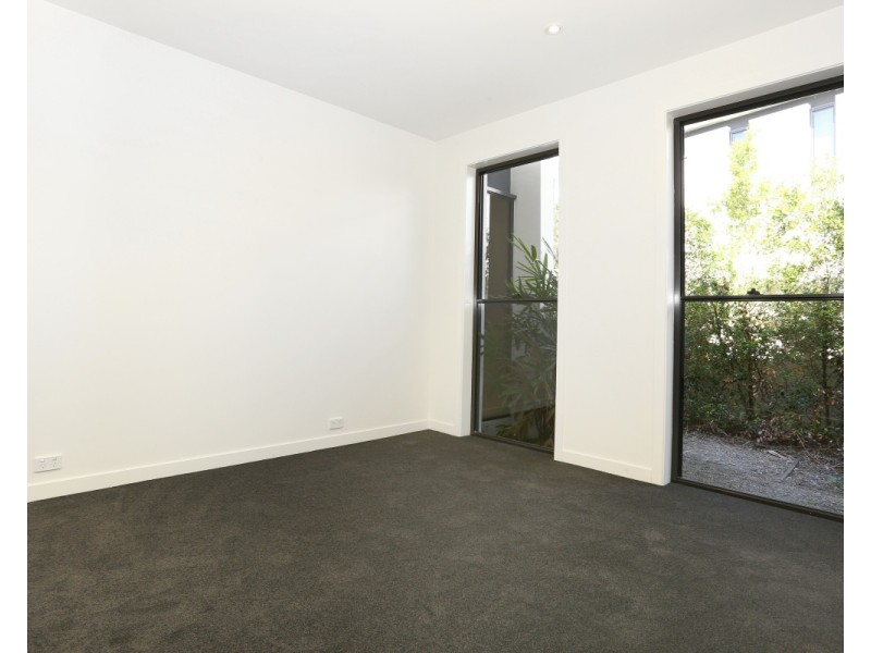 2 THE BOULEVARDE, Benowa QLD 4217
