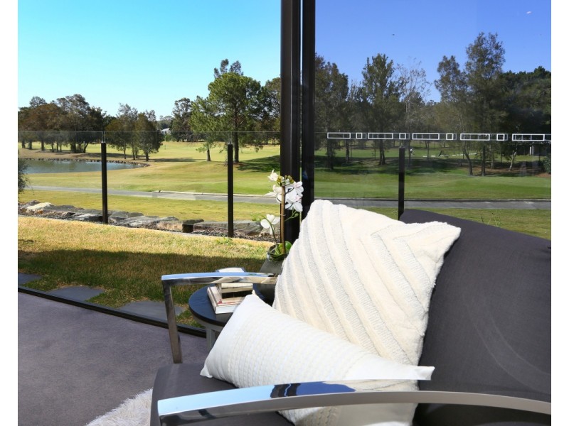 2 THE BOULEVARDE, Benowa QLD 4217