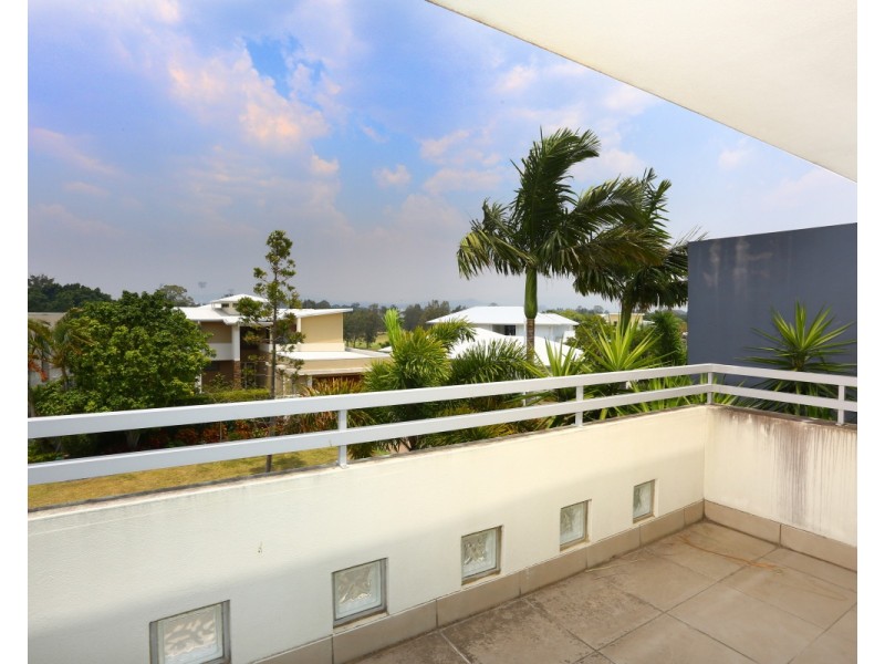 1011B Lakeview Terrace, Benowa QLD 4217