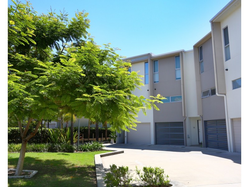 16/5036 EMERALD ISLAND DRIVE, Carrara QLD 4211