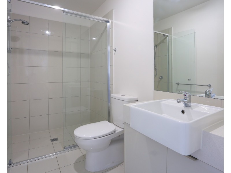 16/5036 EMERALD ISLAND DRIVE, Carrara QLD 4211