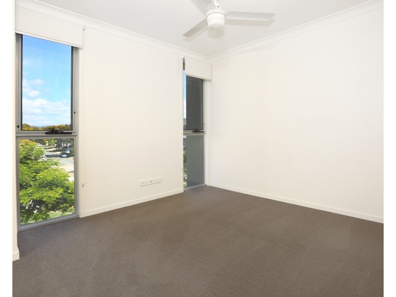 16/5036 EMERALD ISLAND DRIVE, Carrara QLD 4211