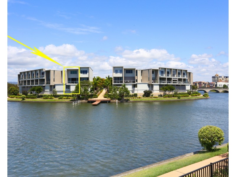 16/5036 EMERALD ISLAND DRIVE, Carrara QLD 4211