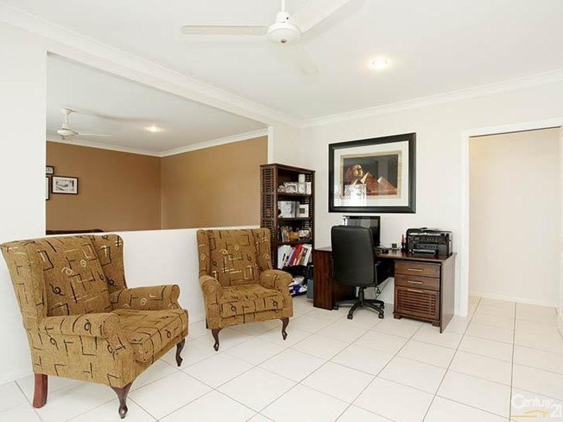 1 Hillary Drive, Warner QLD 4500