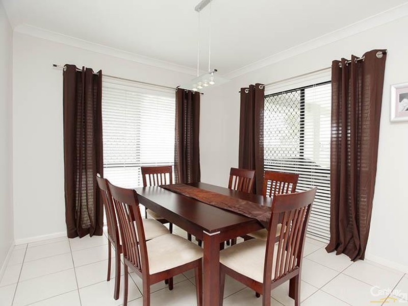 1 Hillary Drive, Warner QLD 4500