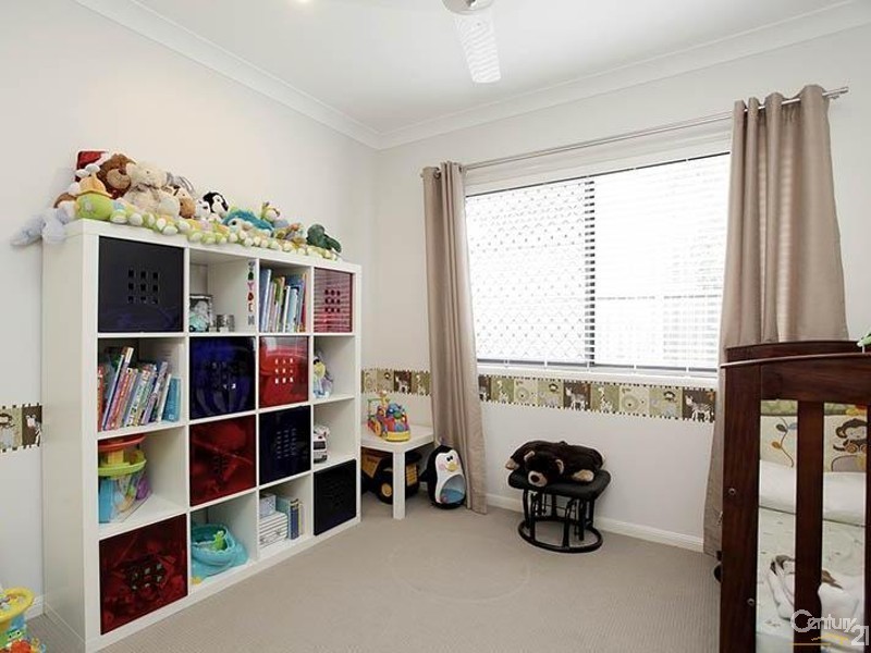1 Hillary Drive, Warner QLD 4500