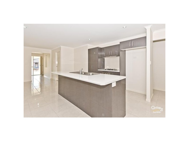 9 Cootharaba Crescent, Warner QLD 4500