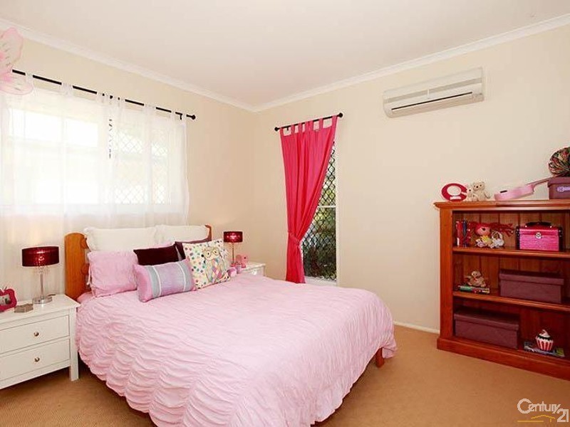 18 Laceflower Crescent, Eatons Hill QLD 4037