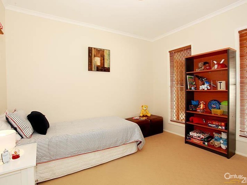 18 Laceflower Crescent, Eatons Hill QLD 4037