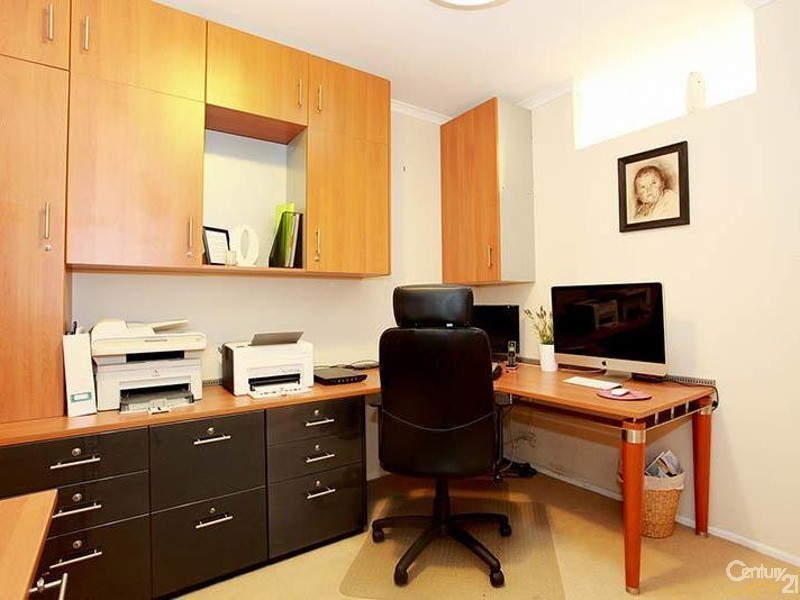 18 Laceflower Crescent, Eatons Hill QLD 4037