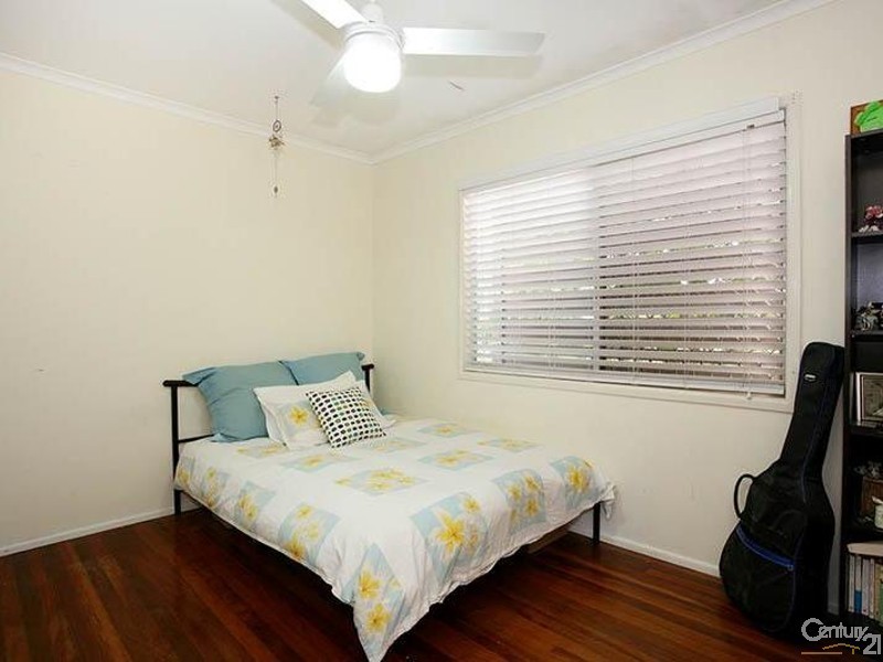 2 Maureen Street, Kallangur QLD 4503