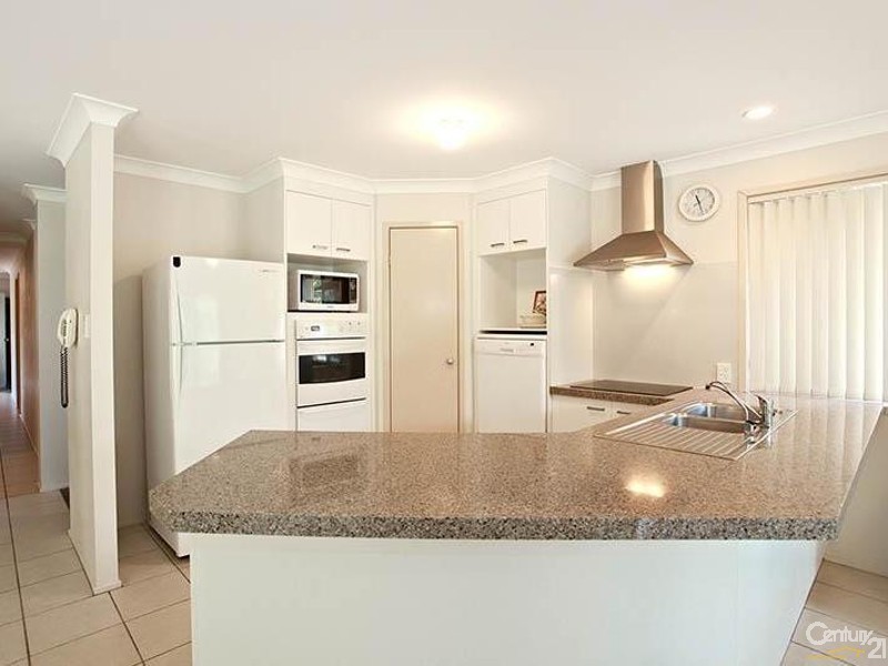 11 Border Court, Arana Hills QLD 4054