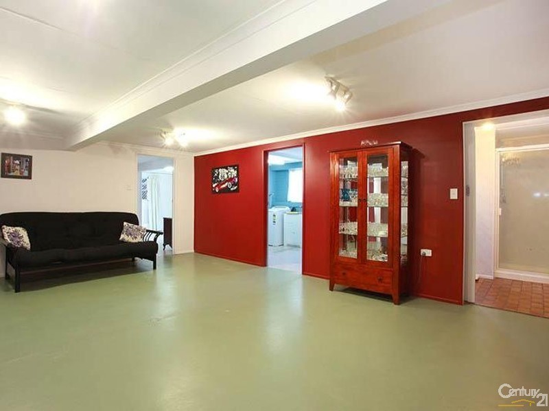 24 Arrakune Crescent, Kallangur QLD 4503