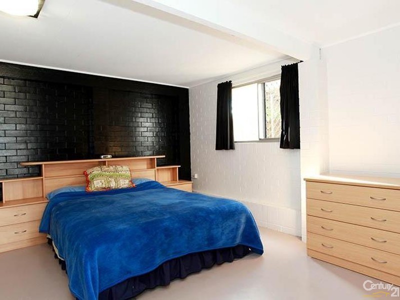 24 Arrakune Crescent, Kallangur QLD 4503