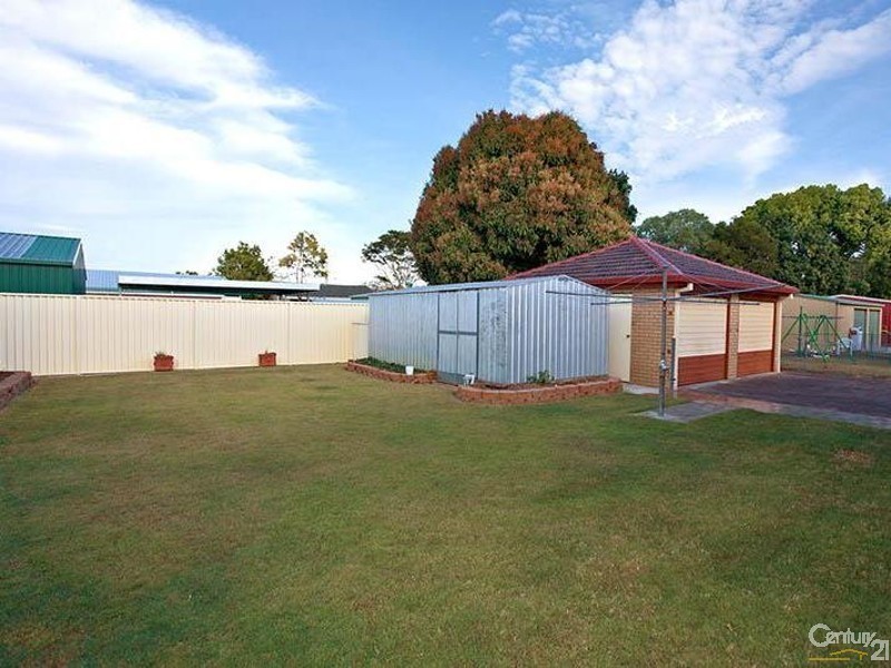 24 Arrakune Crescent, Kallangur QLD 4503