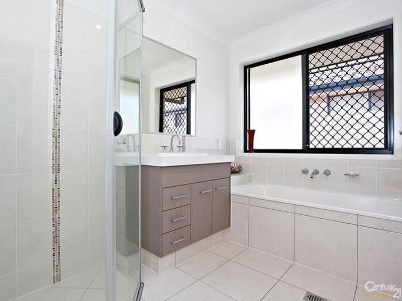 9 Elmwood Drive, Bray Park QLD 4500