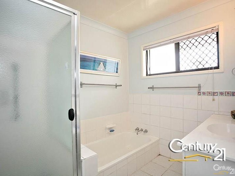 1 Grenadier Street, Bray Park QLD 4500