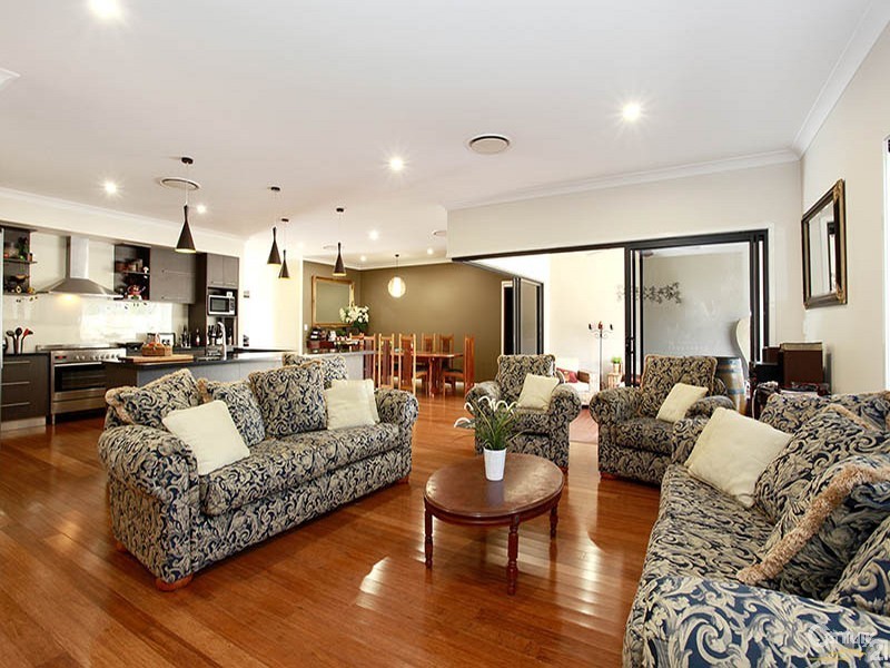 10 Louise Court, Cashmere QLD 4500