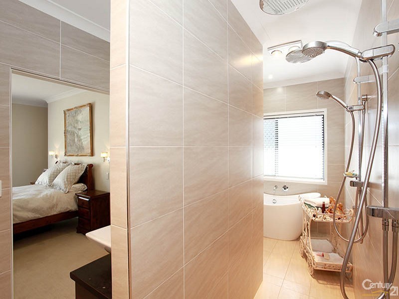 10 Louise Court, Cashmere QLD 4500