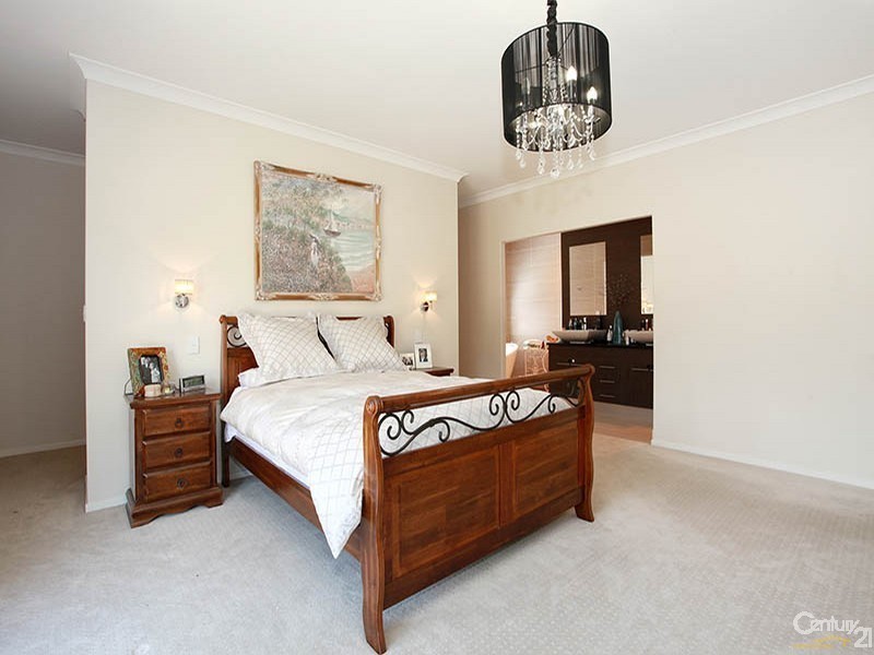 10 Louise Court, Cashmere QLD 4500
