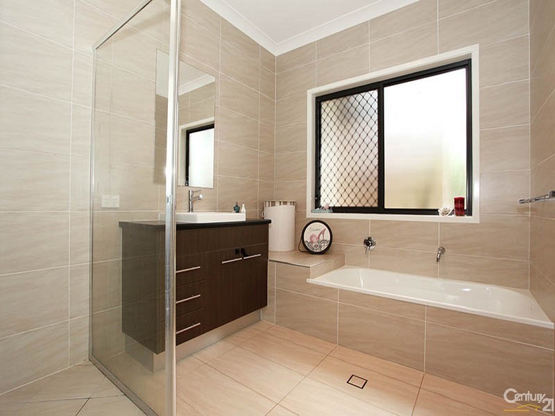 10 Louise Court, Cashmere QLD 4500