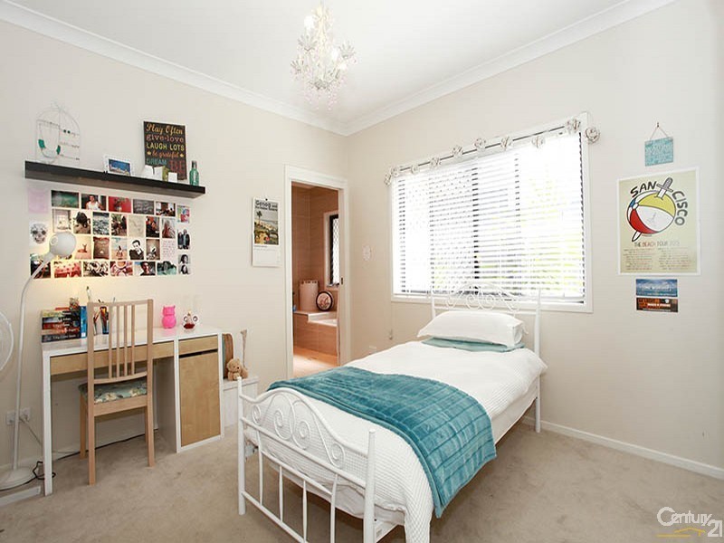 10 Louise Court, Cashmere QLD 4500