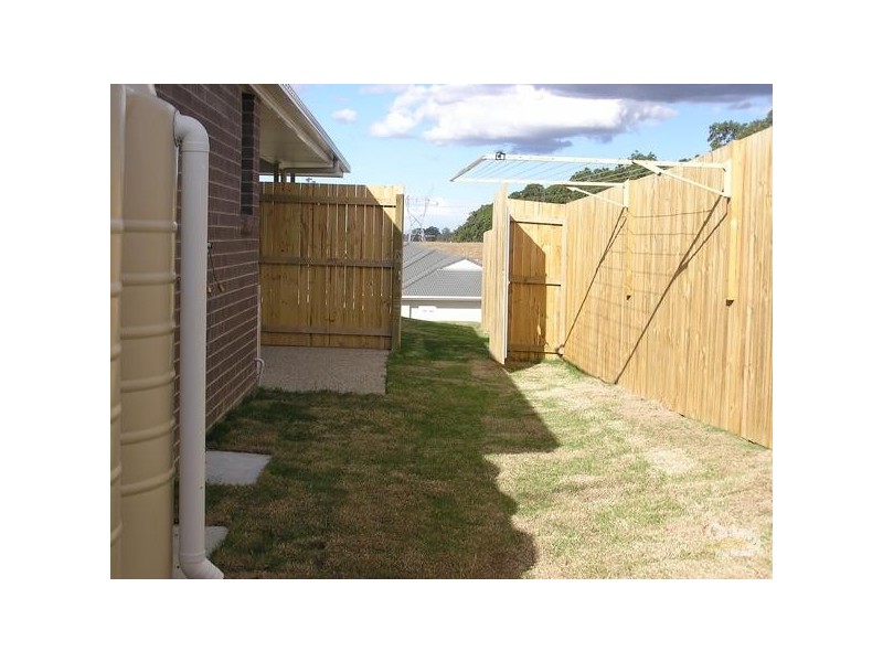 2/5 Morris Court, Warner QLD 4500