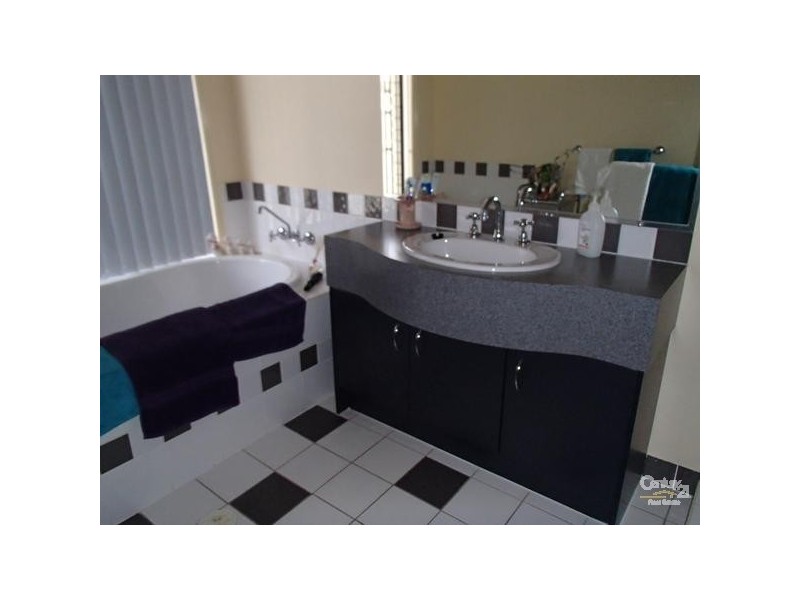 15 Links Crescent, Joyner QLD 4500