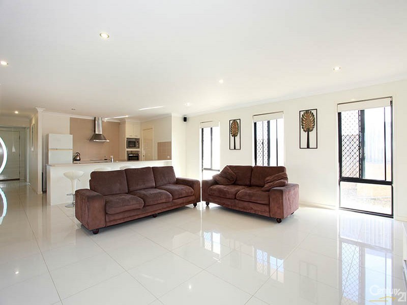 66 Swan Parade, Warner QLD 4500