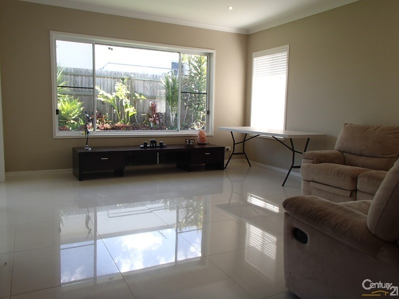 8 Ontario Drive, Warner QLD 4500