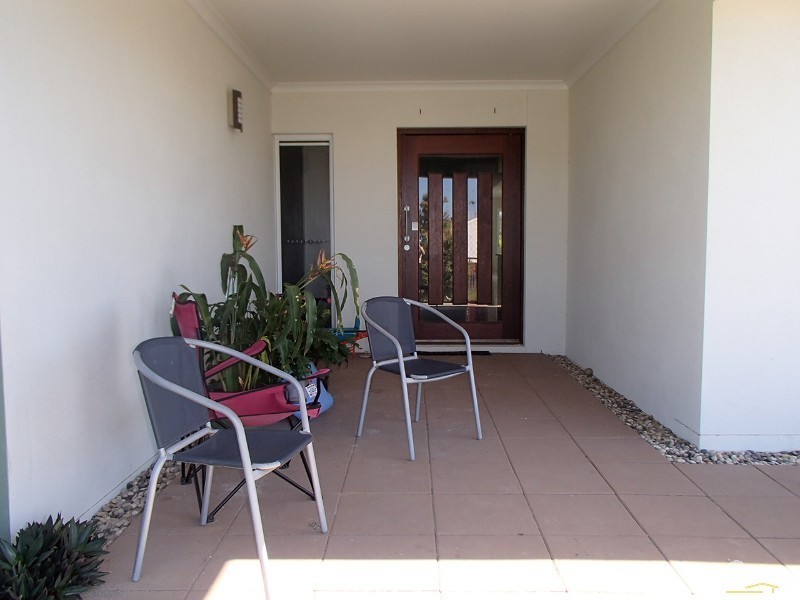 8 Ontario Drive, Warner QLD 4500