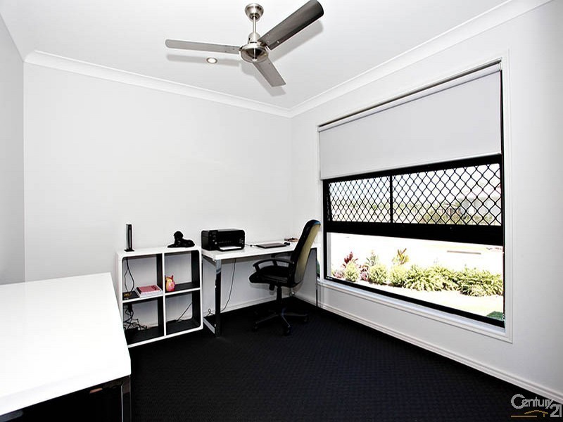 2 Kidston Crescent, Warner QLD 4500