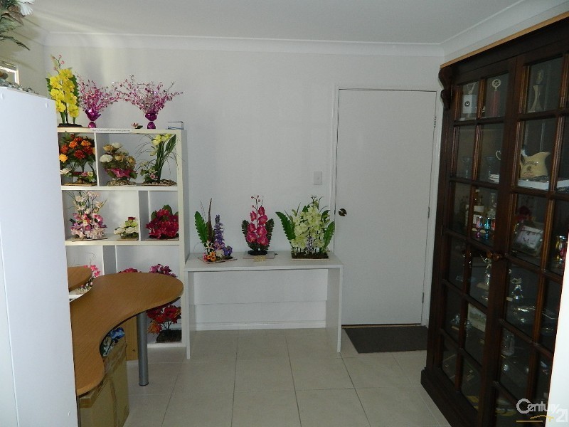 4 Norgay Court, Warner QLD 4500