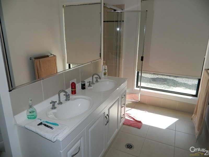 4 Norgay Court, Warner QLD 4500